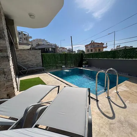 Willa Ruezgar With Private Pool Generation *