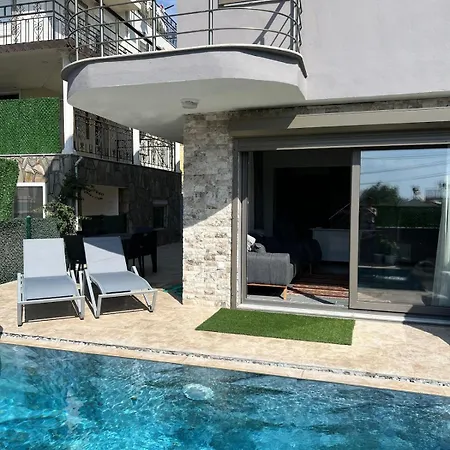 Villa Ruezgar With Private Pool Generation Κουσάντασι