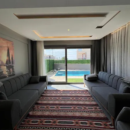 Nesil With Private Pool Generation Villa Kuşadası