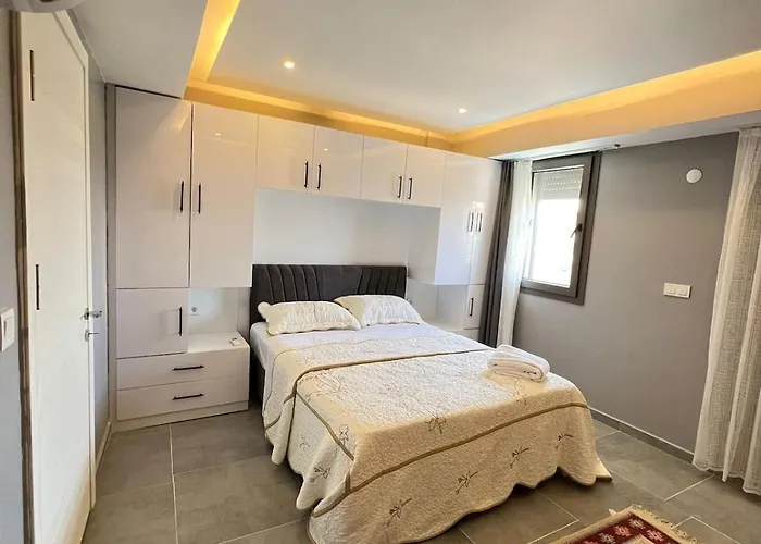 Villa Ruezgar With Private Pool Generation Βίλα Κουσάντασι