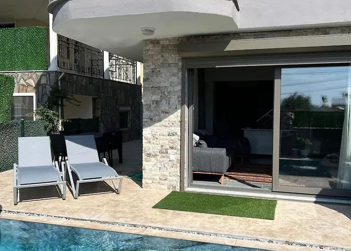 Villa Ruezgar With Private Pool Generation Κουσάντασι